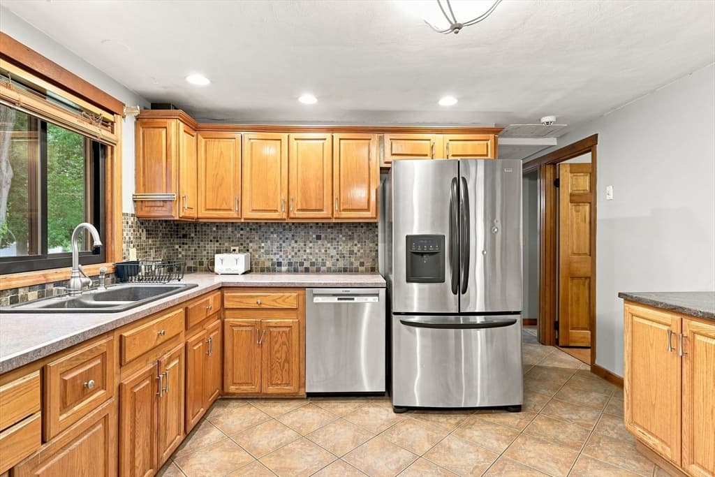 68 Feltham Rd, Springfield MA 01118 photo 16