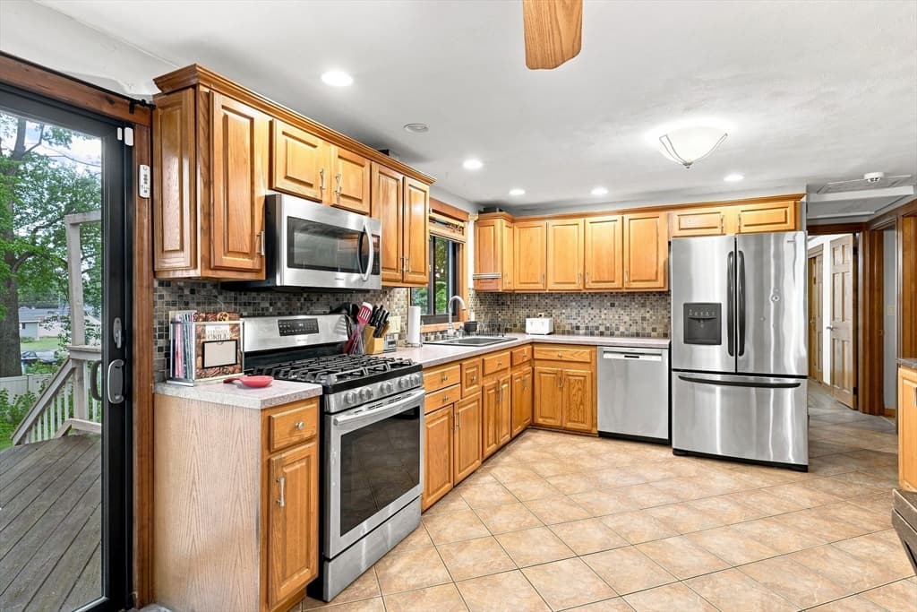 68 Feltham Rd, Springfield MA 01118 photo 15