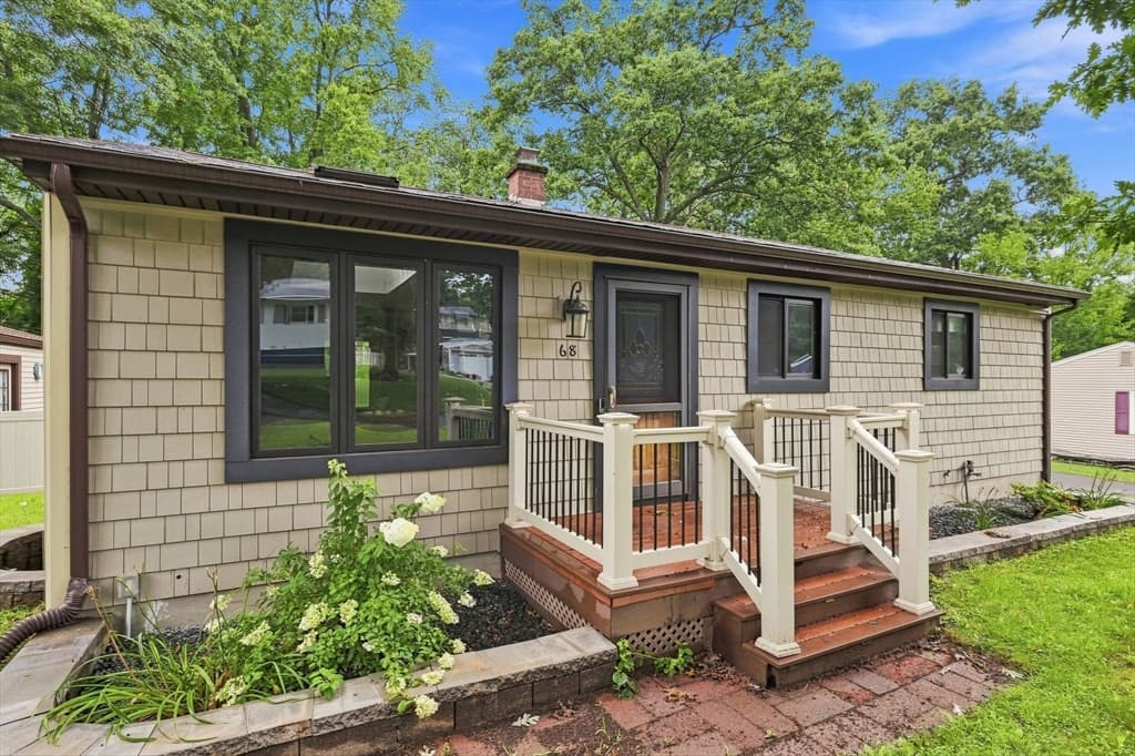 68 Feltham Rd, Springfield MA 01118 photo 4