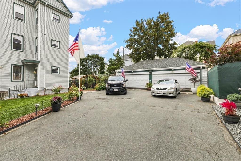 33 George St, New Bedford MA 02744 photo 3