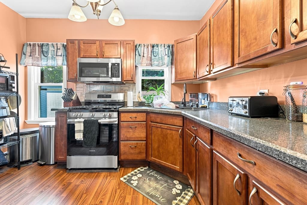 33 George St, New Bedford MA 02744 photo 5