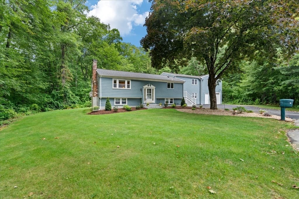 16 Park Lane, Norton MA 02766