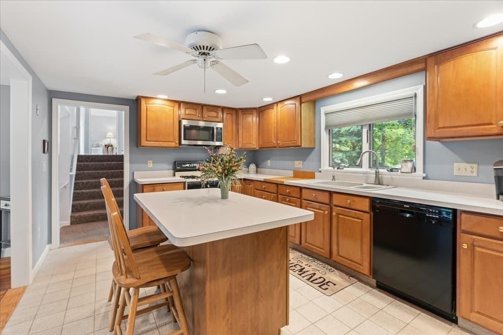 16 Park Lane, Norton MA 02766 photo 11