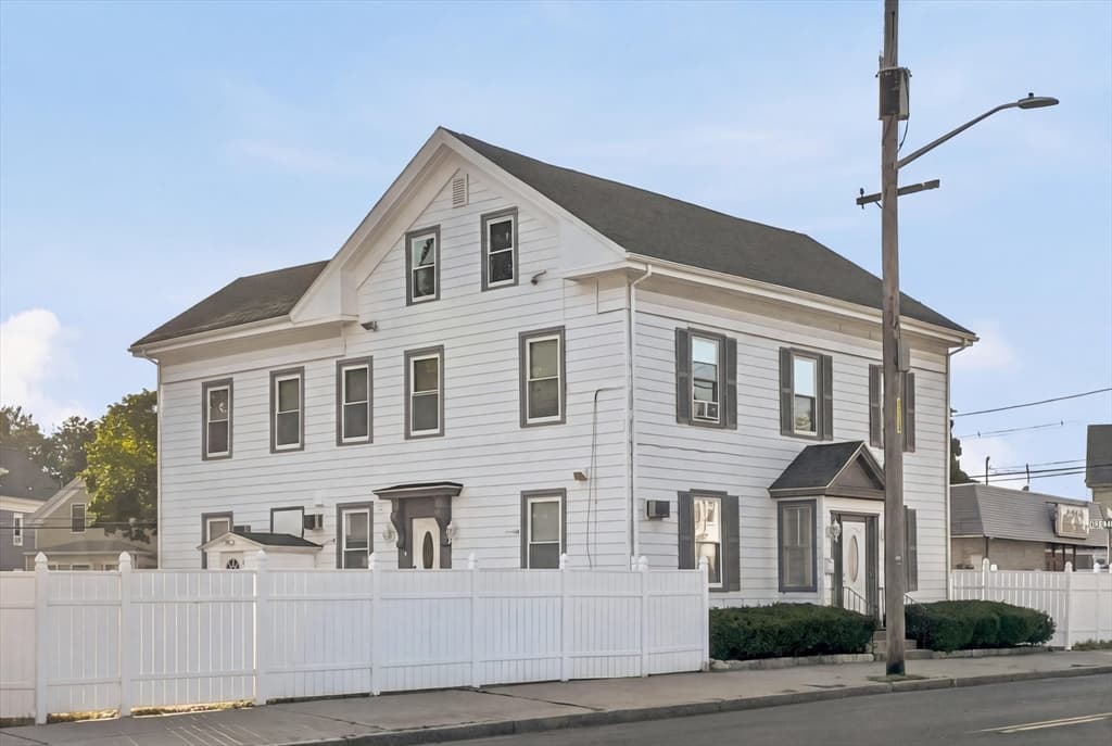114 Central St, Peabody MA 01960 photo 2