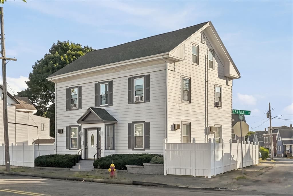 114 Central St, Peabody MA 01960 photo 3