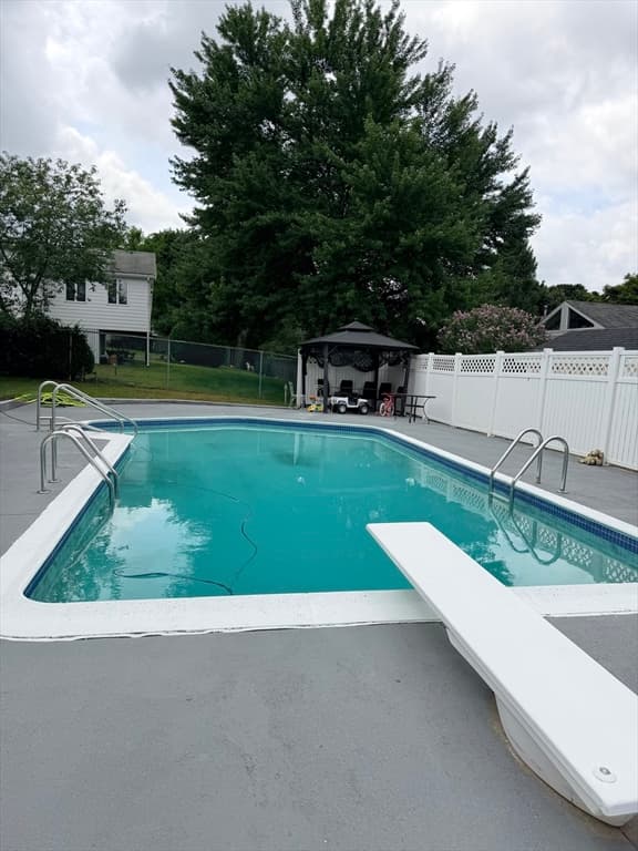 17 Valley Rd, Stoneham MA 02180 photo 3