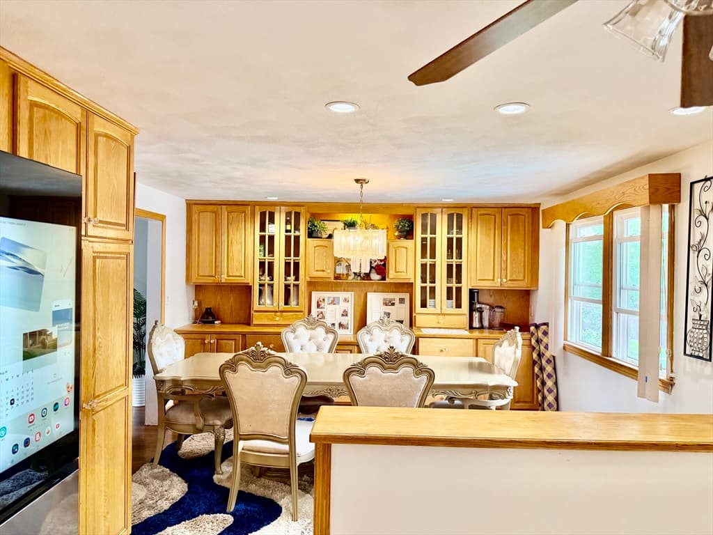 17 Valley Rd, Stoneham MA 02180 photo 9