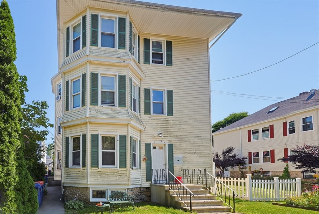 118 Irvington St, New Bedford MA 02745