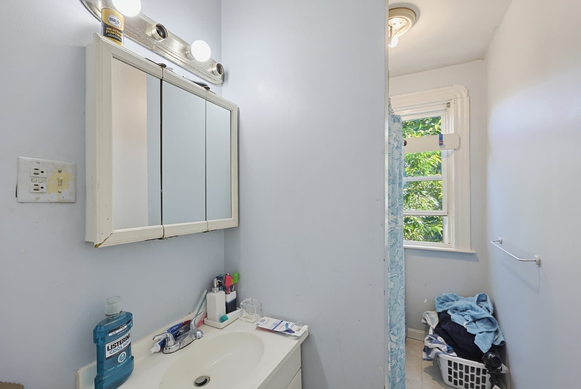 3 Family at 118 Irvington St, New Bedford MA 02745, photo 9 of 14