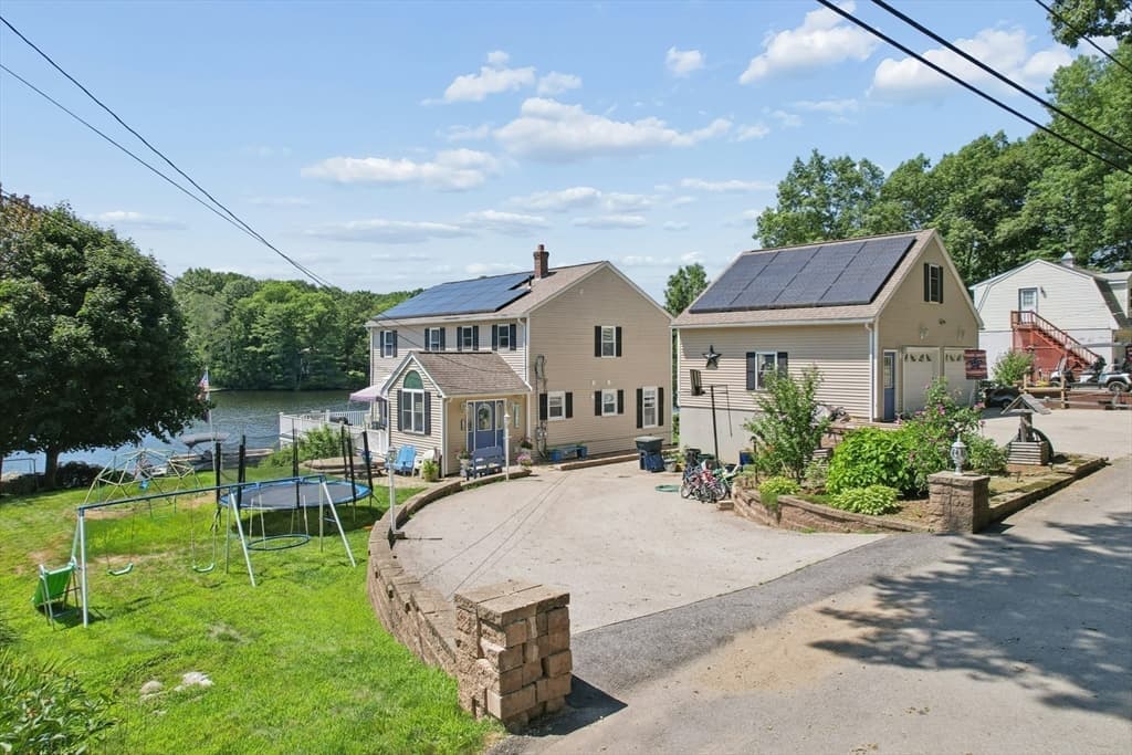 19 Lake Ave, Spencer MA 01562 photo 2