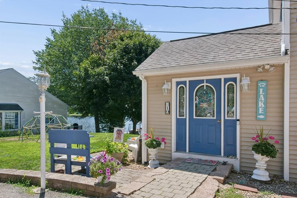 19 Lake Ave, Spencer MA 01562 photo 3