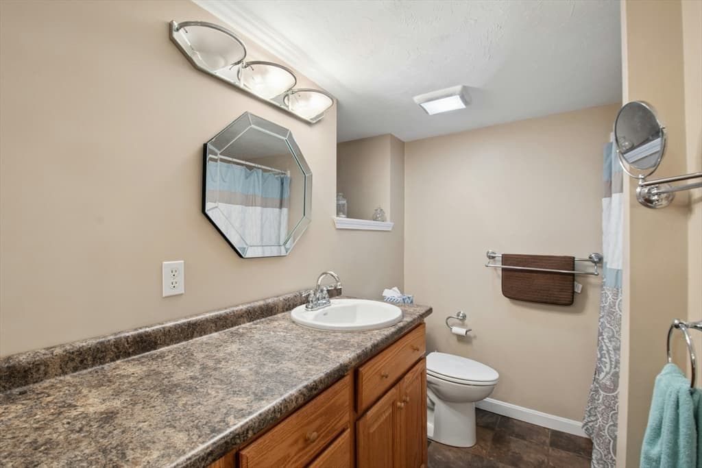 19 Lake Ave, Spencer MA 01562 photo 32