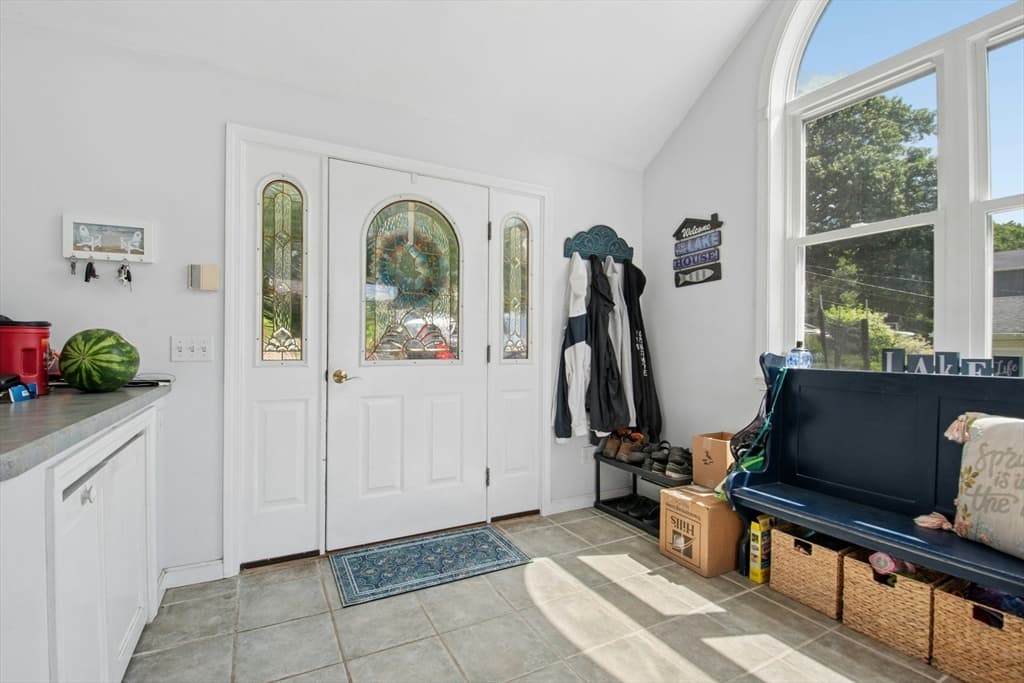 19 Lake Ave, Spencer MA 01562 photo 4