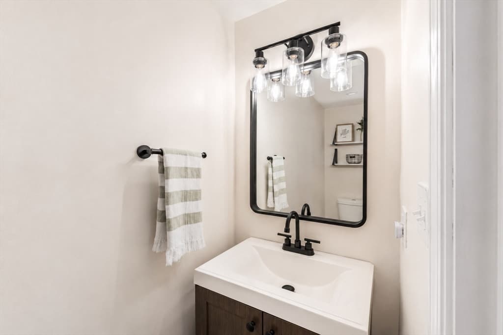 51 Woodrow Ave, Medford MA 02155 photo 17