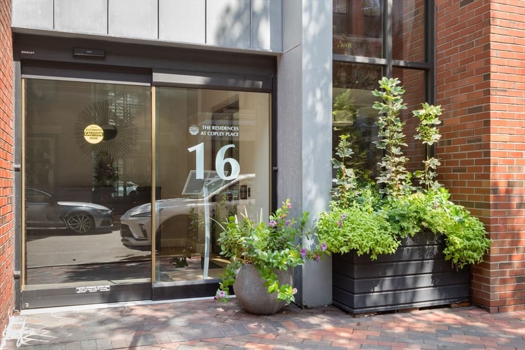 16 Harcourt # 5G, Boston MA 02116