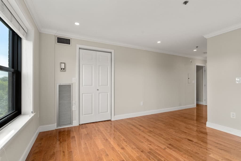 16 Harcourt # 5G, Boston MA 02116 photo 8