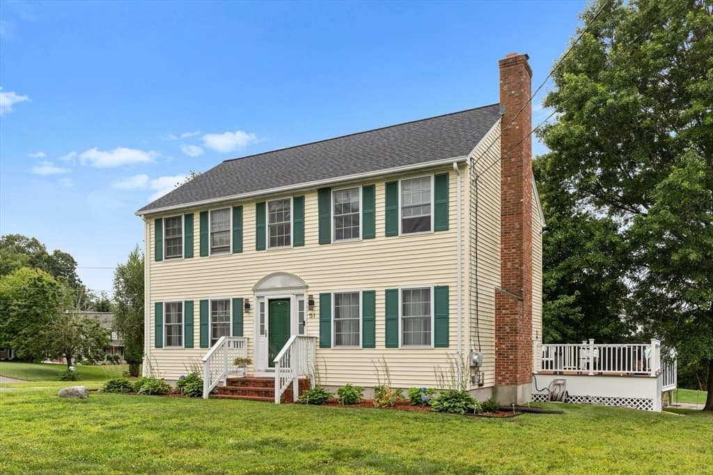 51 Shannon Way, North Attleboro MA 02760 photo 2