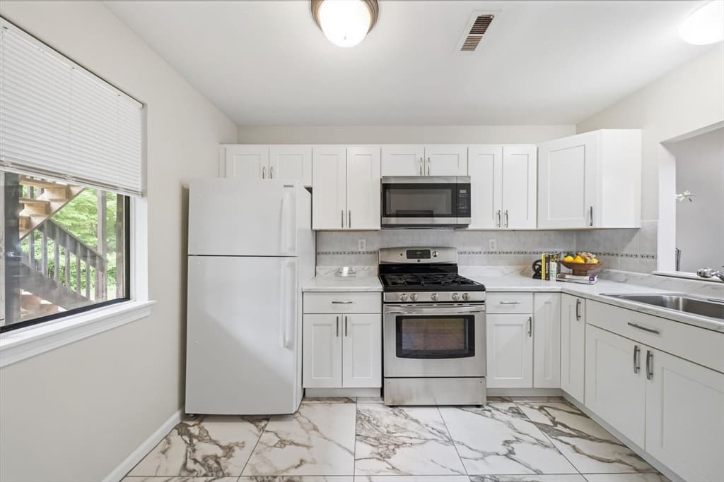202 Park Place # 202, Raynham MA 02767 photo 5