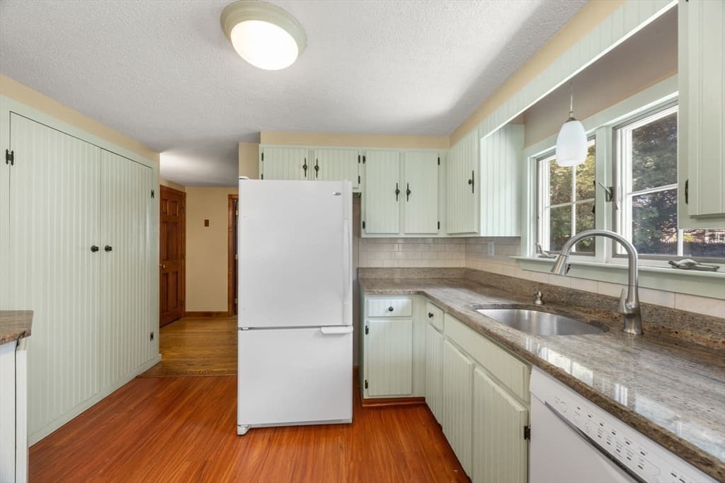 87 Vidal Ave, Falmouth MA 02536 photo 13
