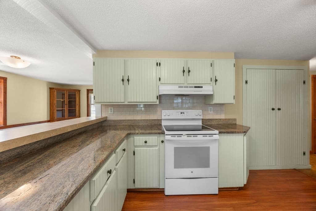 87 Vidal Ave, Falmouth MA 02536 photo 12
