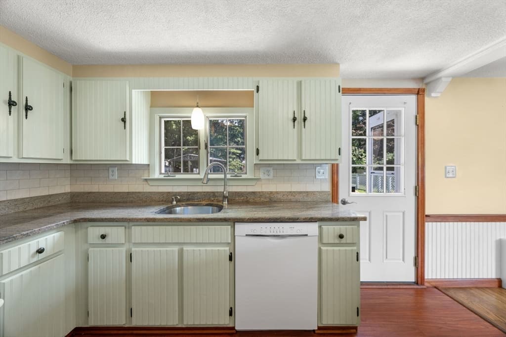 87 Vidal Ave, Falmouth MA 02536 photo 14