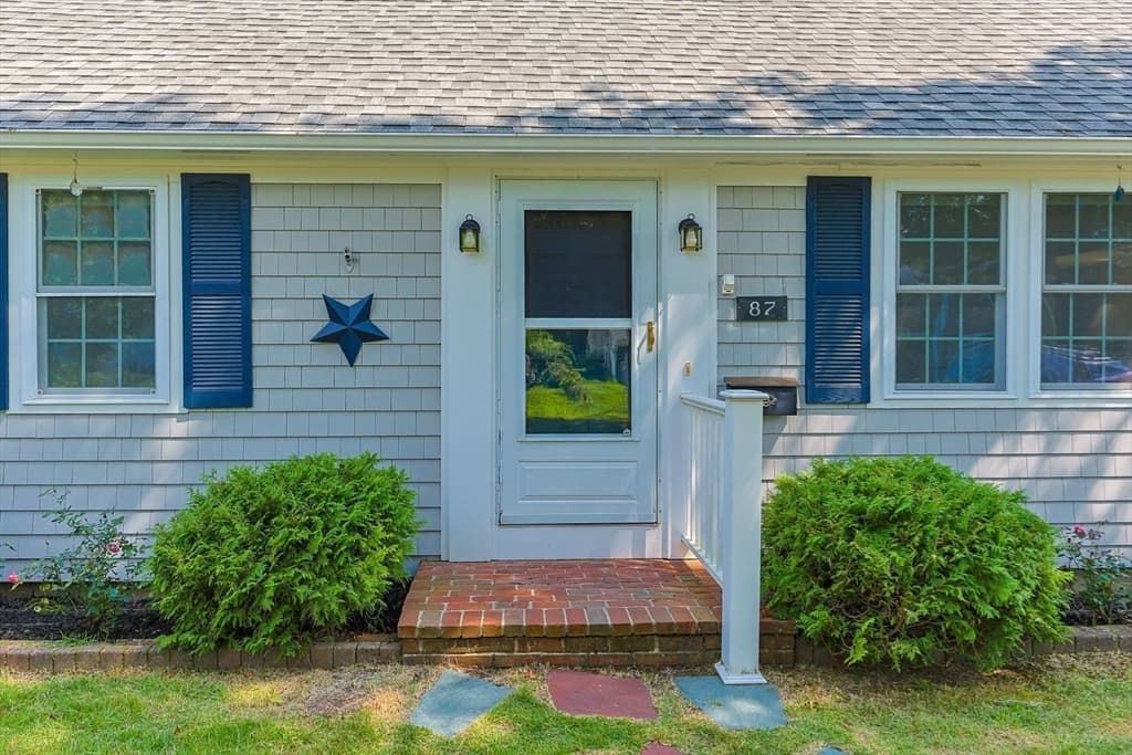87 Vidal Ave, Falmouth MA 02536 photo 4