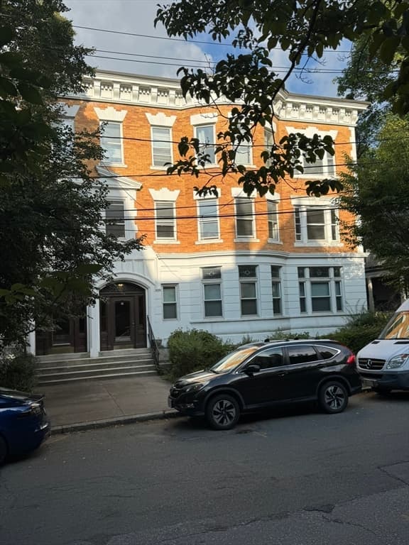 12 Kilsyth Road # 3, Brookline MA 02445