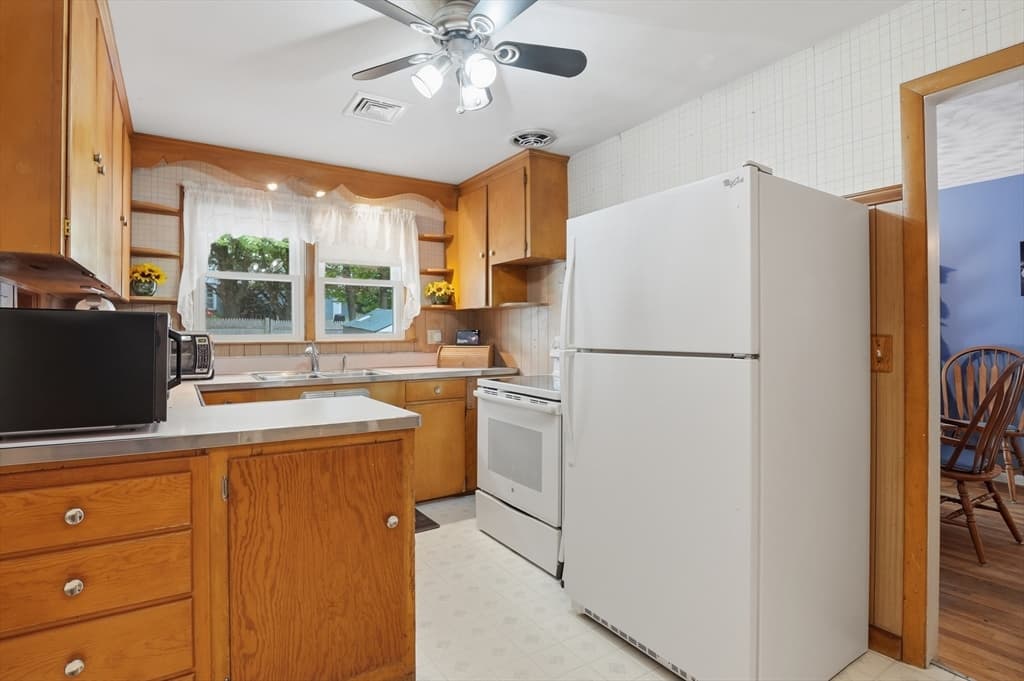 28 Cumberland Drive, West Boylston MA 01583 photo 9