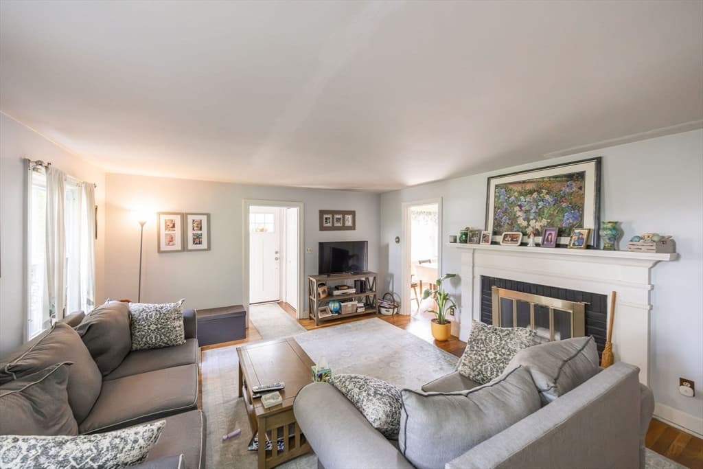25 Westwood Pkwy, Southbridge MA 01550 photo 3