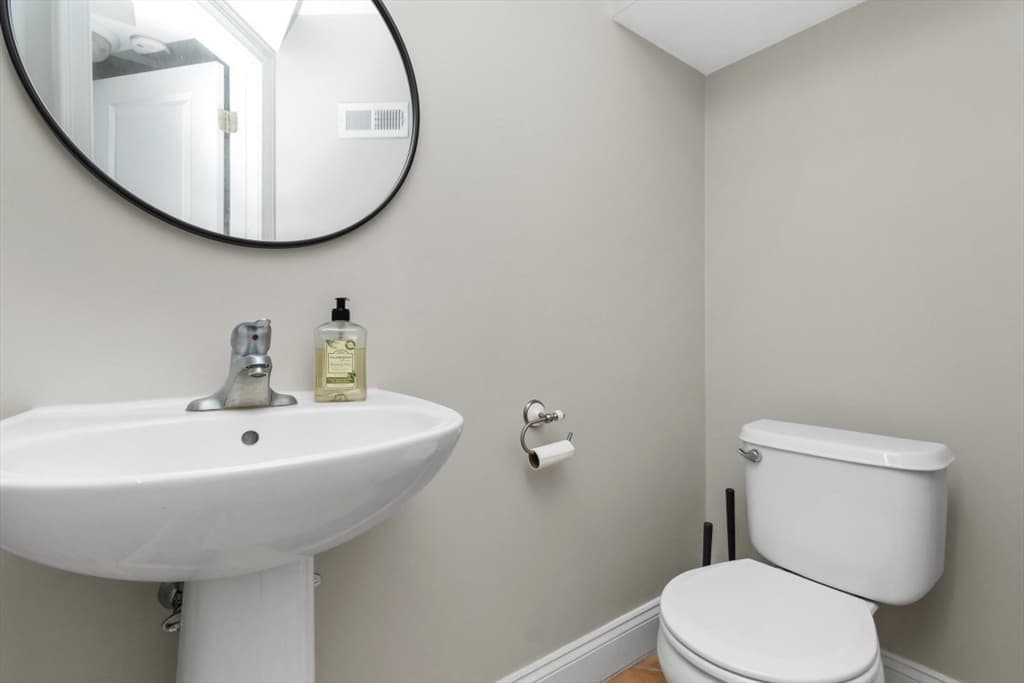9 Russell St # 3, Waltham MA 02453 photo 17