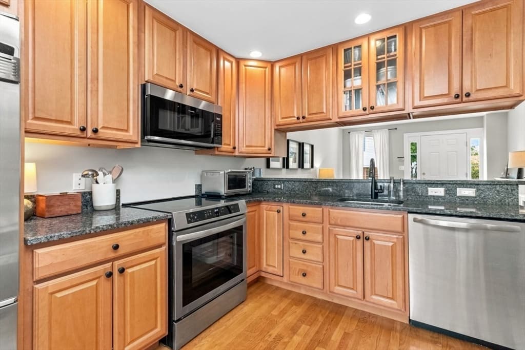 9 Russell St # 3, Waltham MA 02453 photo 3