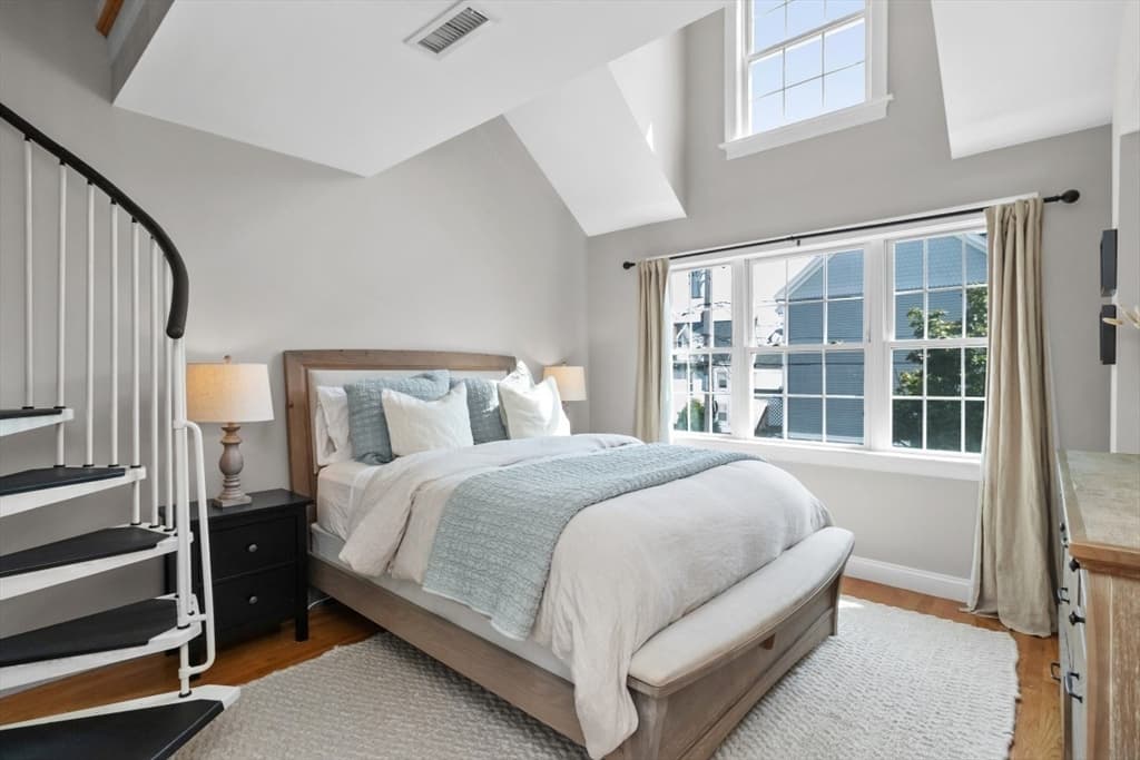 9 Russell St # 3, Waltham MA 02453 photo 9