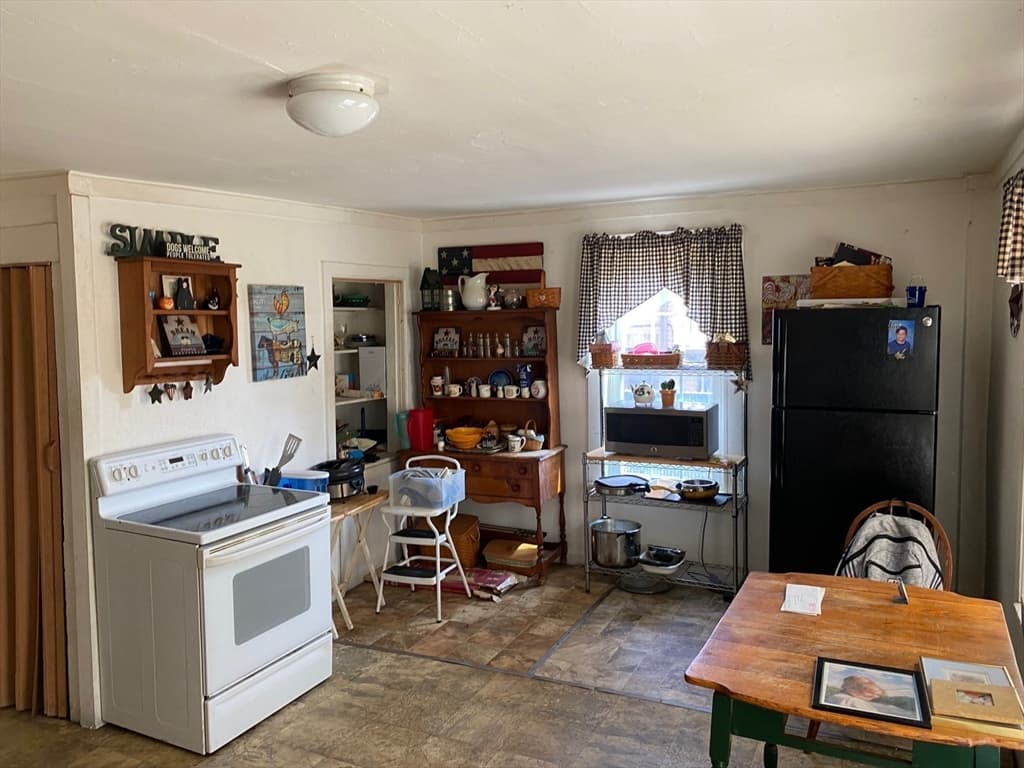 8-10 Highland St, Waltham MA 02453 photo 2