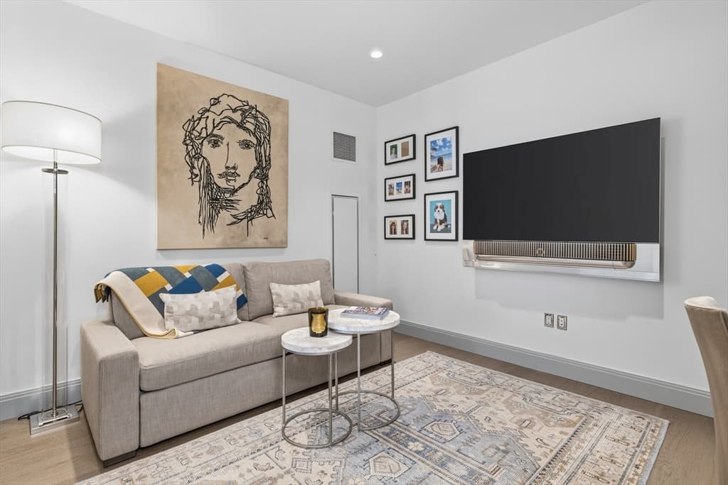 240 Devonshire St # 4104, Boston MA 02110 photo 18