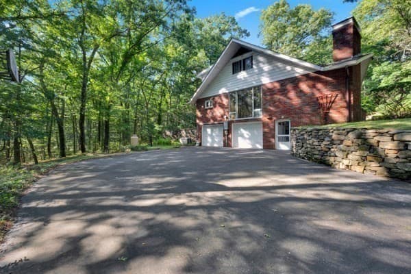Single Family Residence at 126 Upper Gore Rd, Webster MA 01570, Webster, photo 3 of 7
