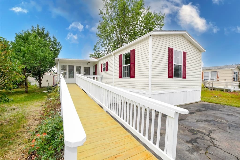 13 Madeline St, Wareham MA 02538 photo 3