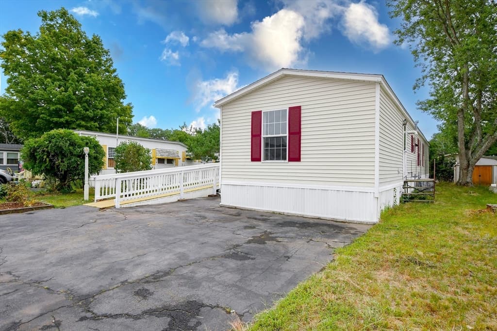 13 Madeline St, Wareham MA 02538 photo 4