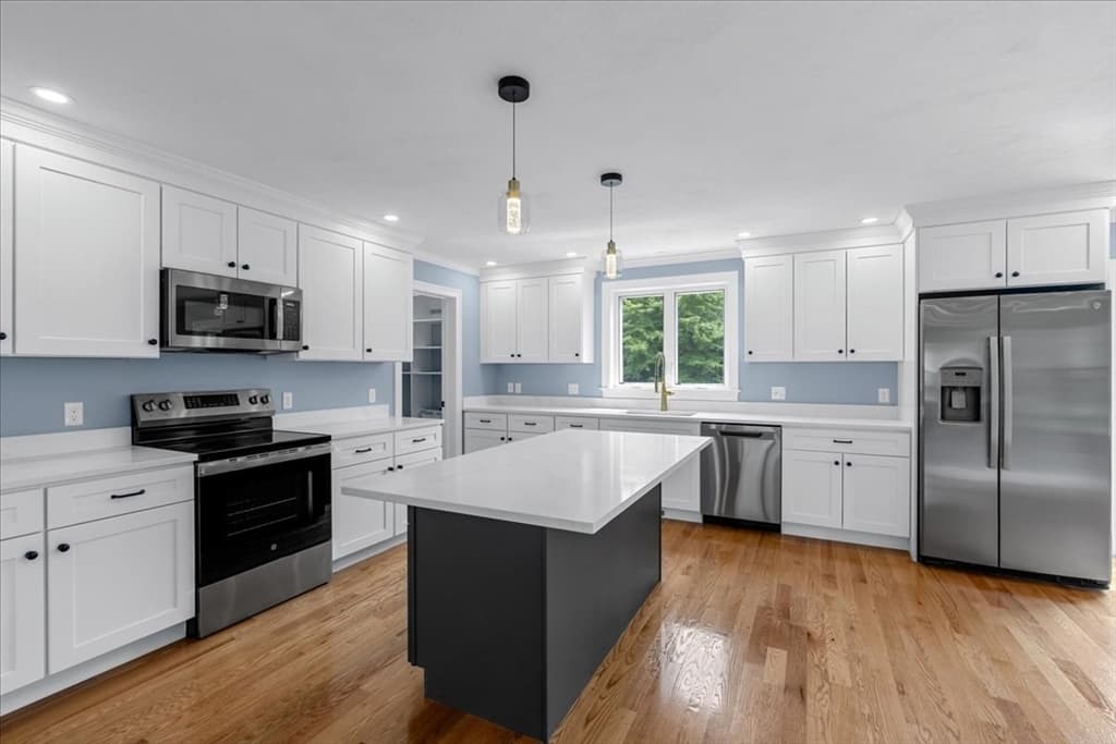 191 E Spring Street, Avon MA 02322 photo 5