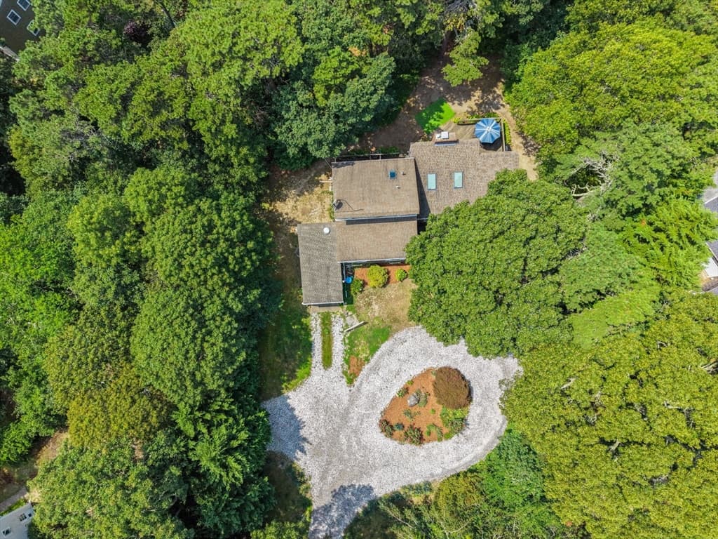 10 S Pond Dr, Brewster MA 02631