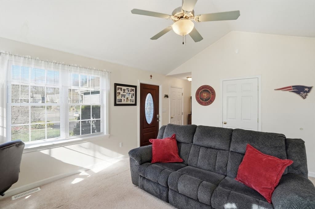943 Stonegate Lndg, Dighton MA 02764 photo 3
