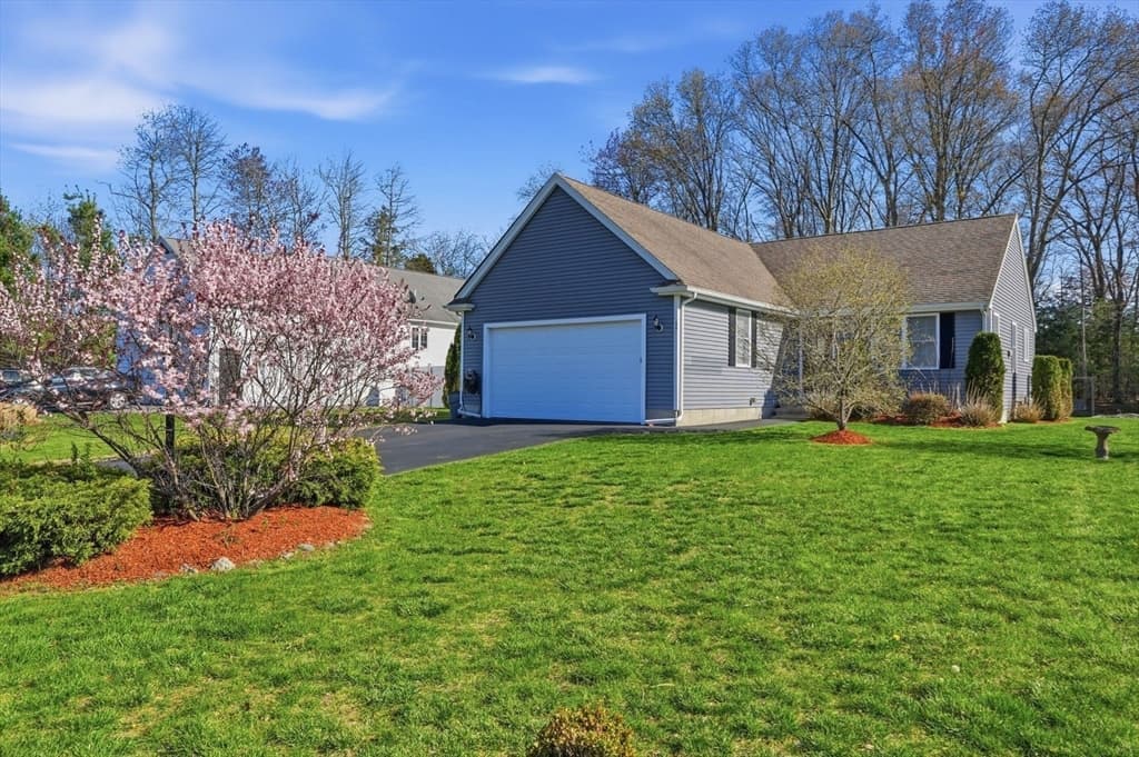 943 Stonegate Lndg, Dighton MA 02764
