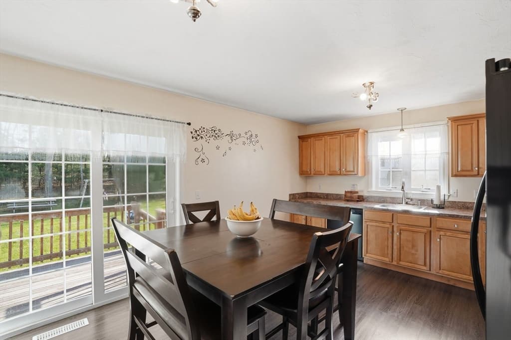 943 Stonegate Lndg, Dighton MA 02764 photo 9