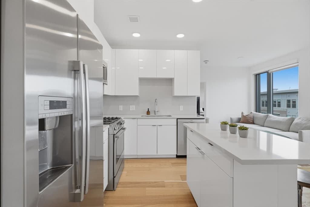 45 Lewis St # 501, Boston MA 02128 photo 4