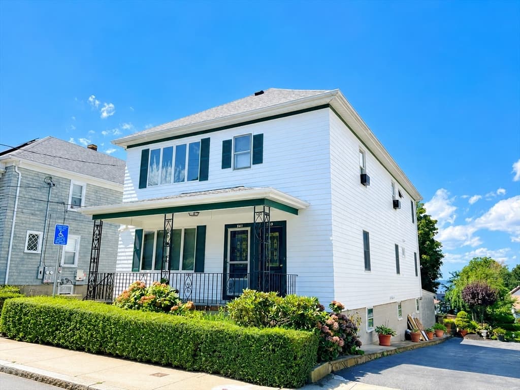 559-561 S Almond St, Fall River MA 02724 photo 2