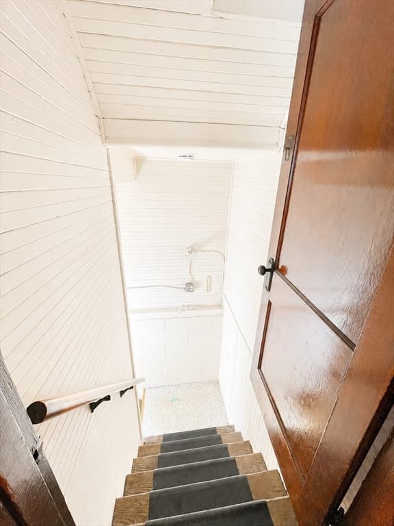 559-561 S Almond St, Fall River MA 02724 photo 24