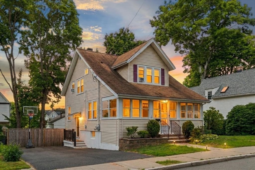 24 Nichols St, Norwood MA 02062