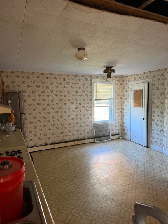 Single Family Residence at 21 Everett St, Fall River MA 02723, Fall River, photo 4 of 25