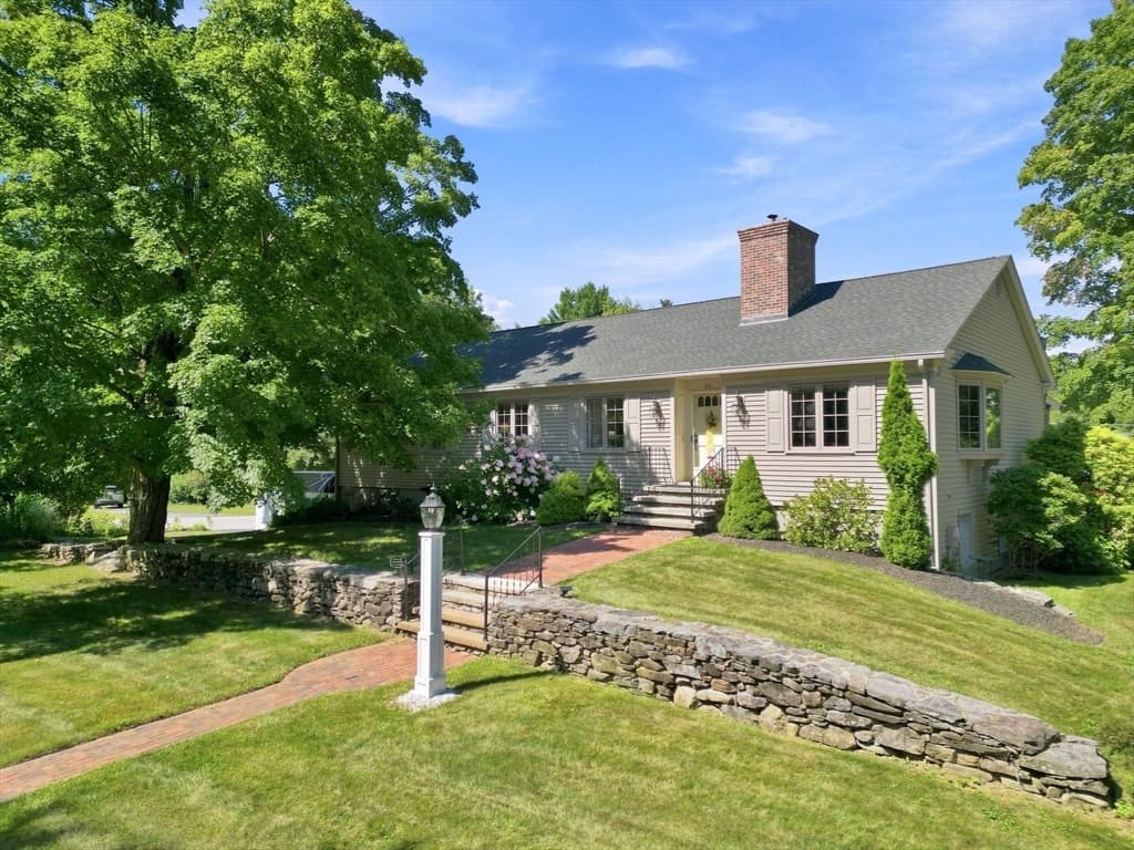 310 Briarwood Avenue, Southbridge MA 01550