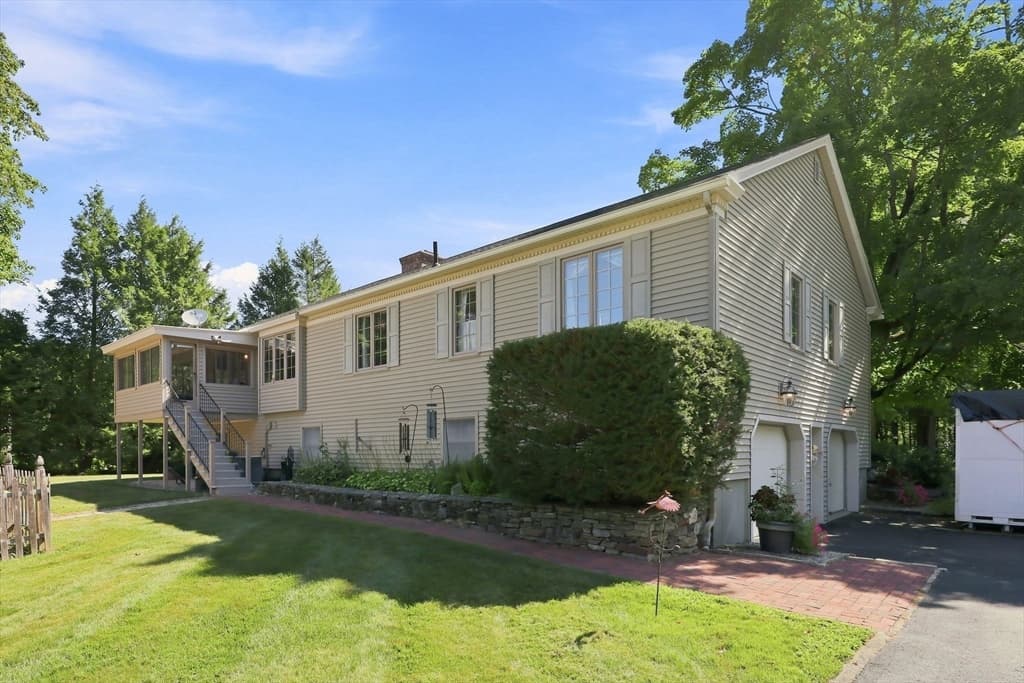 310 Briarwood Avenue, Southbridge MA 01550 photo 4