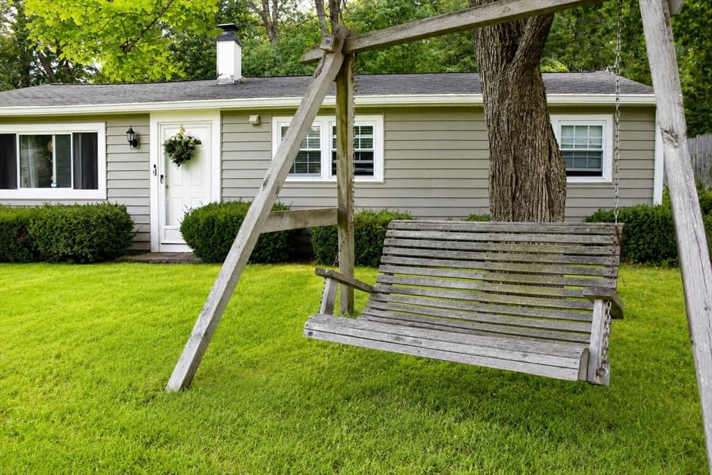 61 Douglas Drive, Bellingham MA 02019 photo 4